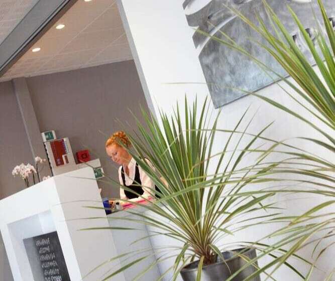 Ténéo Apparthotel Bordeaux Mérignac   Aéroport