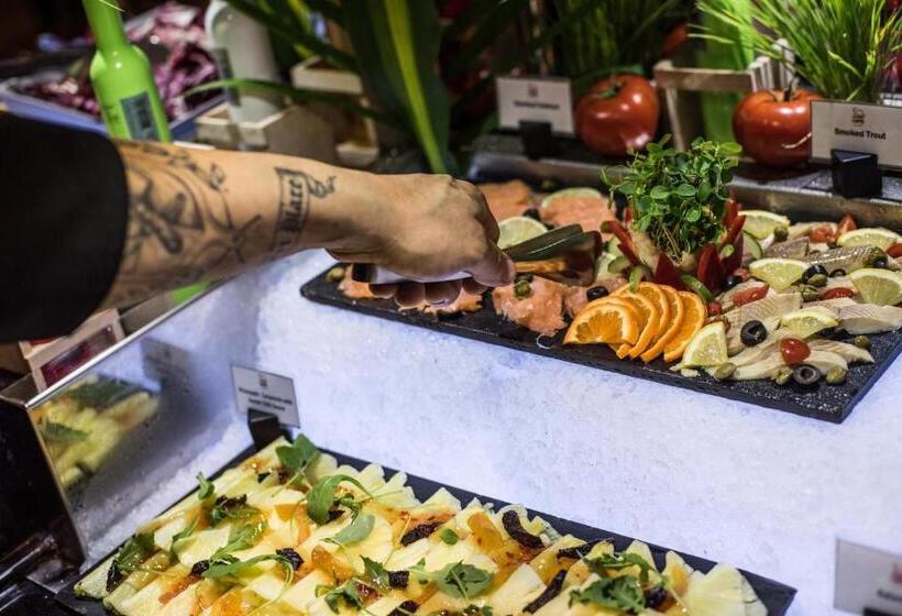 Millennium Plaza Downtown Suites