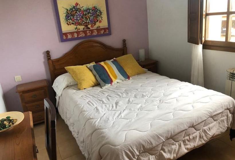 Apartamentos El Cardeo