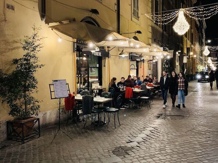 פונדק Irooms Spanish Steps