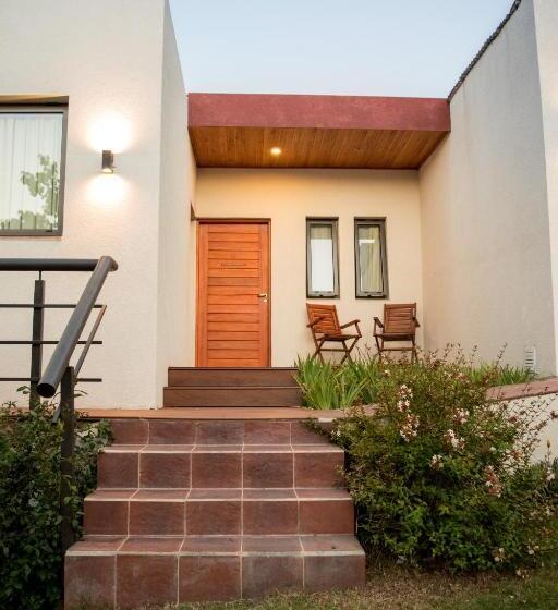 여관 L Hirondelle Adults Only