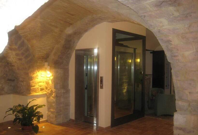 בית מלון כפרי Albergo La Rocca