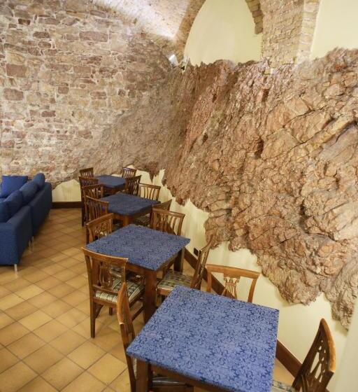 בית מלון כפרי Albergo La Rocca