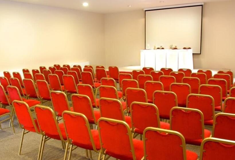 호텔 Alma Del Lago Suites & Spa