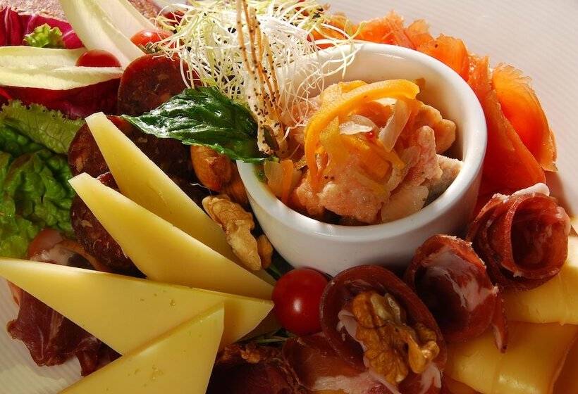 호텔 Alma Del Lago Suites & Spa