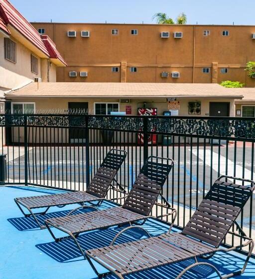 فندق Anaheim Discovery Inn And Suites