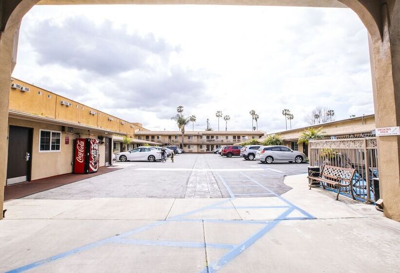 فندق Anaheim Discovery Inn And Suites