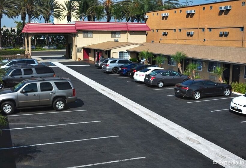 فندق Anaheim Discovery Inn And Suites