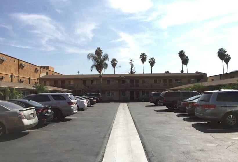 فندق Anaheim Discovery Inn And Suites