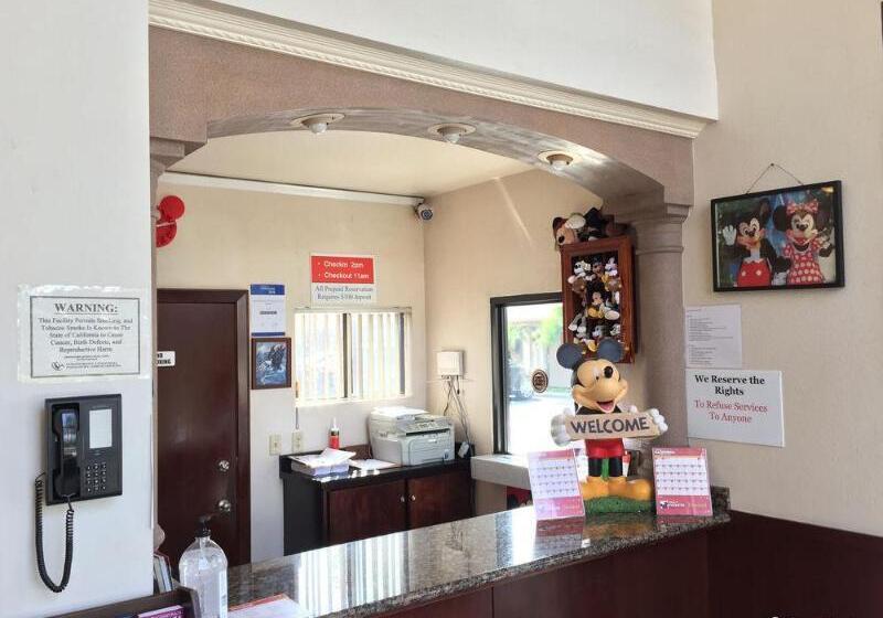 فندق Anaheim Discovery Inn And Suites