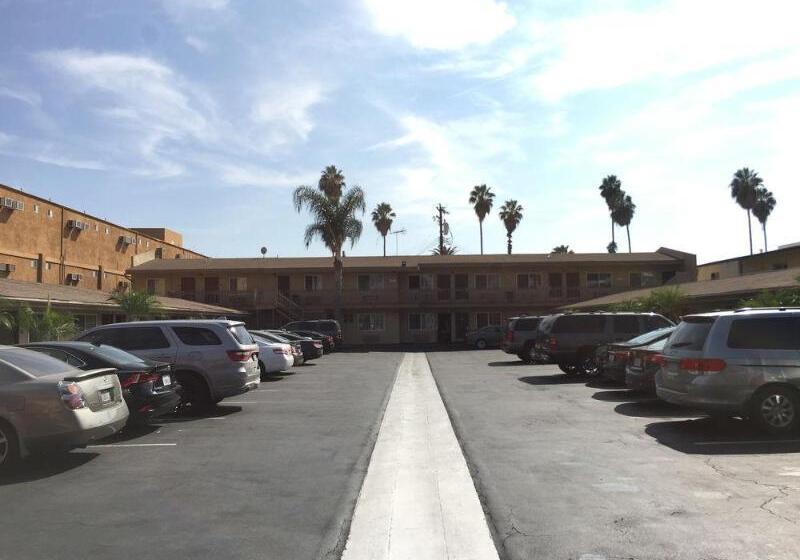 فندق Anaheim Discovery Inn And Suites