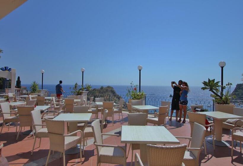 Отель Baia Azzurra