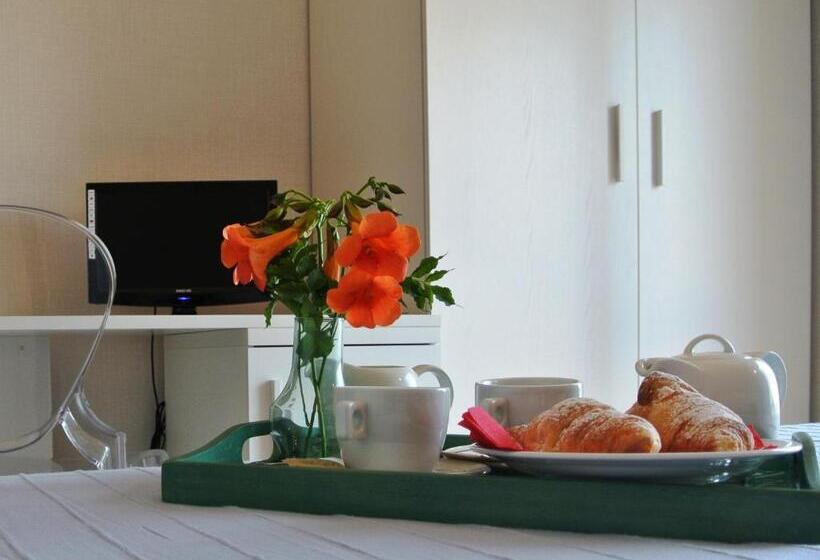 Отель Baia Azzurra