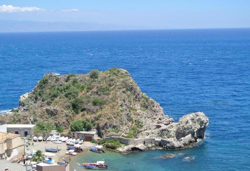 Отель Baia Azzurra