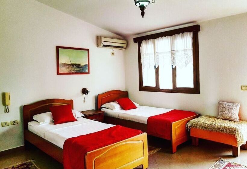 בית מלון כפרי Berati