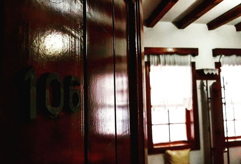 בית מלון כפרי Berati