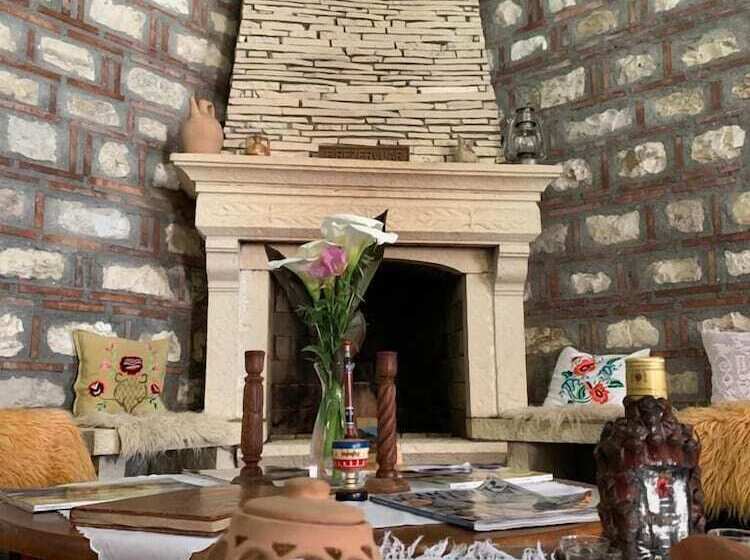 בית מלון כפרי Berati