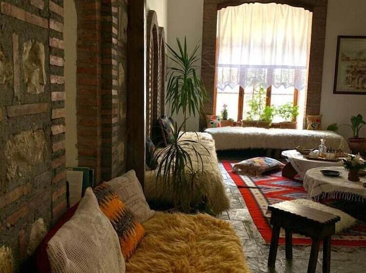 בית מלון כפרי Berati