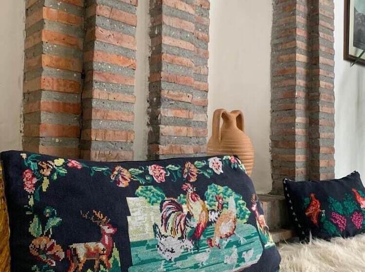 בית מלון כפרי Berati