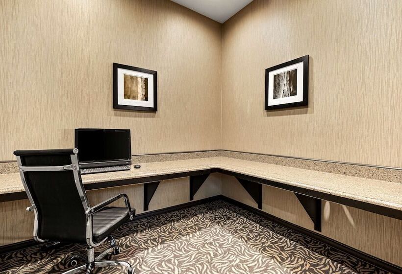 فندق Sonesta Essential Indianapolis Airport