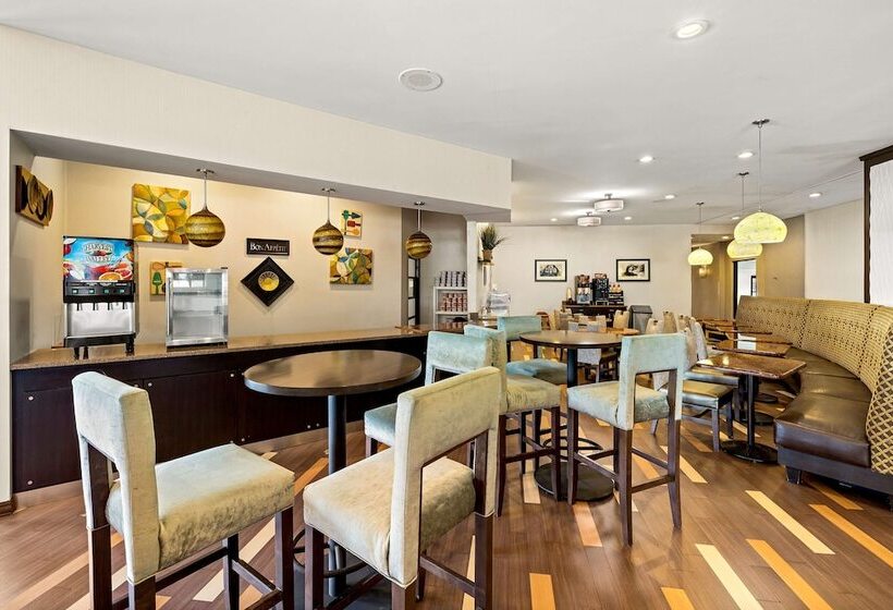 فندق Sonesta Essential Indianapolis Airport