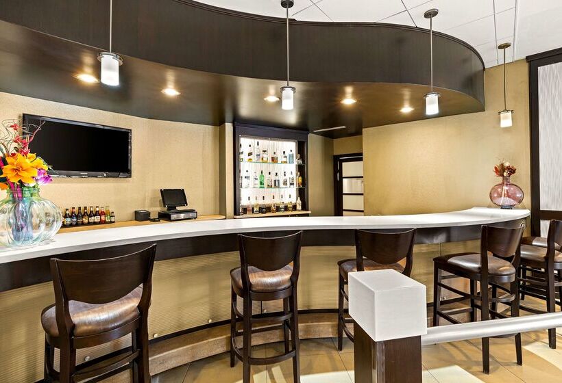 فندق Sonesta Essential Indianapolis Airport