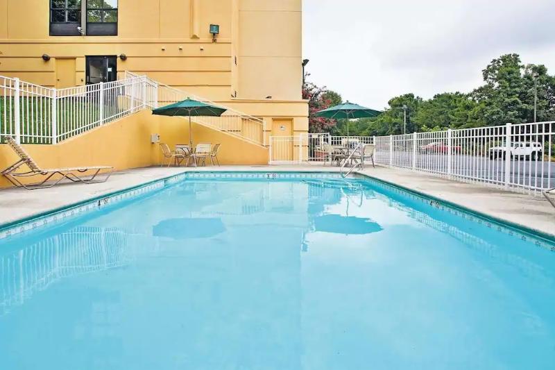 هتل Best Western Plus Dalton Inn