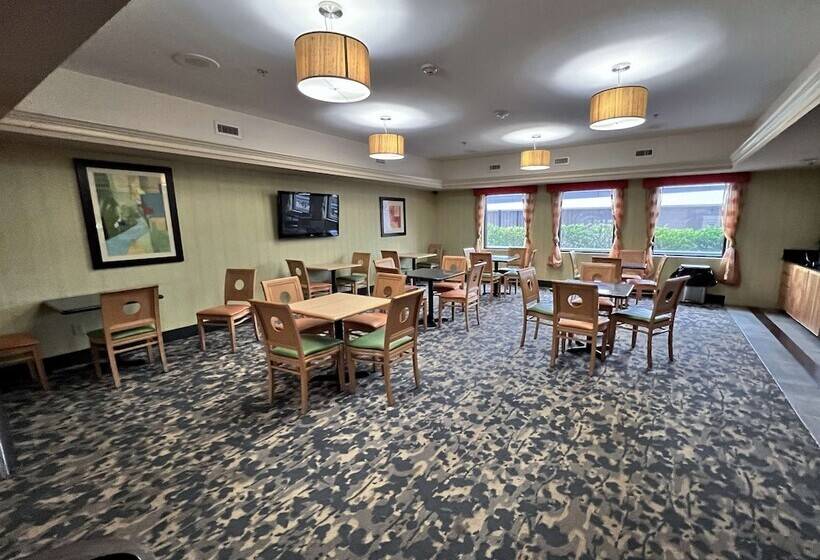 Отель Best Western Plus Glen Allen Inn