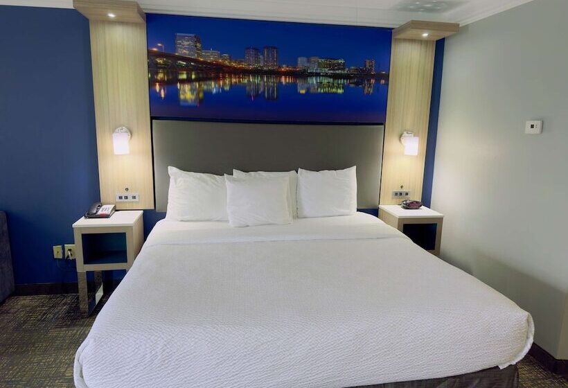 Отель Best Western Plus Glen Allen Inn