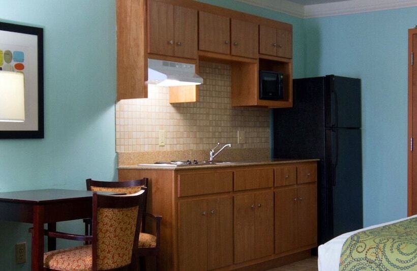 Отель Best Western Plus Glen Allen Inn