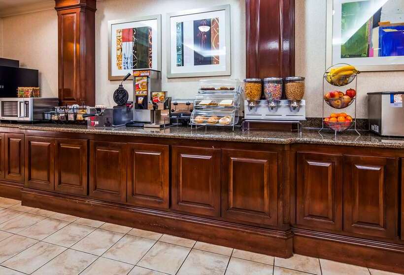 Отель Best Western Plus Waxahachie Inn & Suites