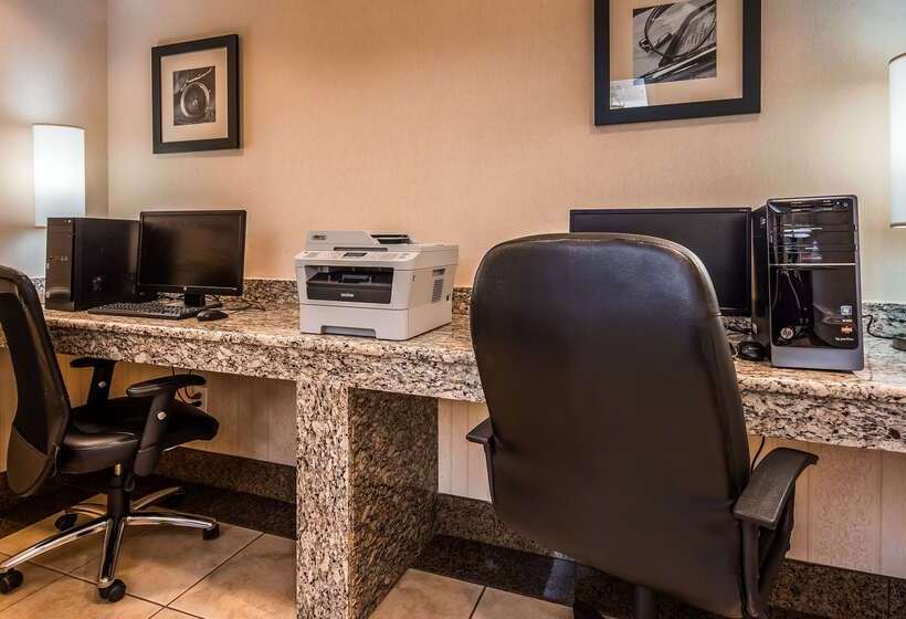 Отель Best Western Plus Waxahachie Inn & Suites