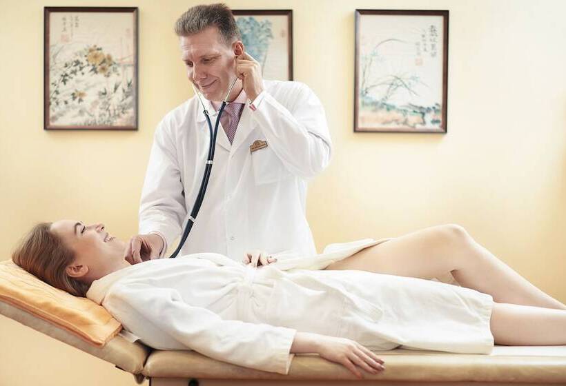 בית מלון כפרי Carlsbad Plaza Medical Spa & Wellness