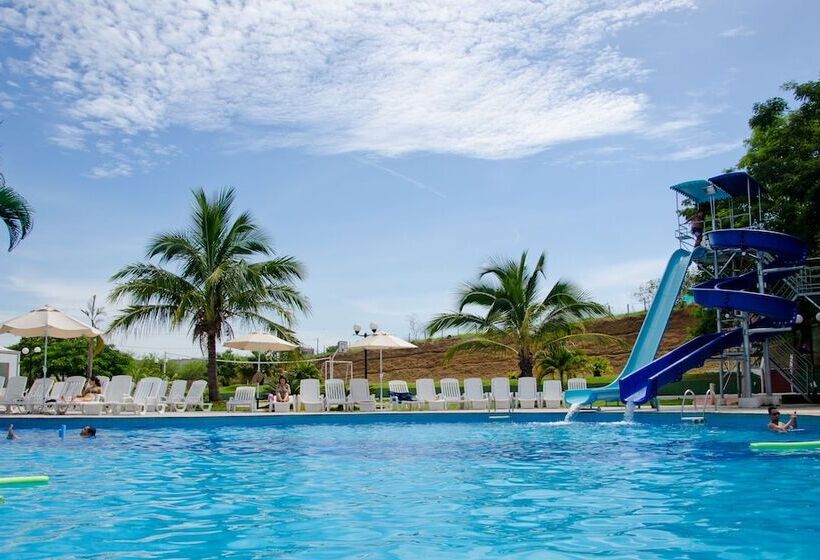 Colonial Plaza Hotel Pindamonhangaba