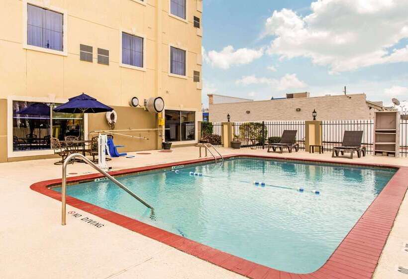 هتل Comfort Inn & Suites Iah Bush Airport – East