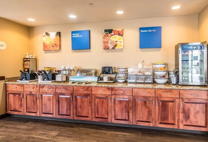 فندق Comfort Inn & Suites