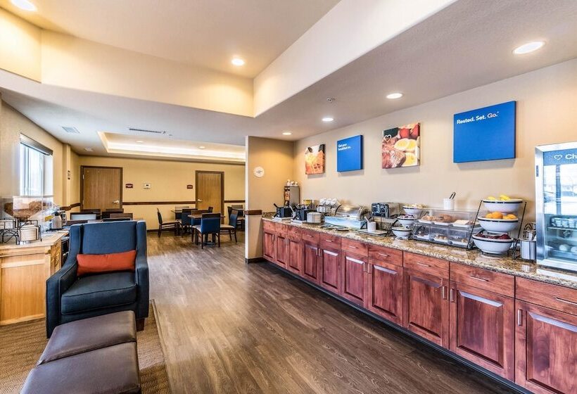 فندق Comfort Inn & Suites