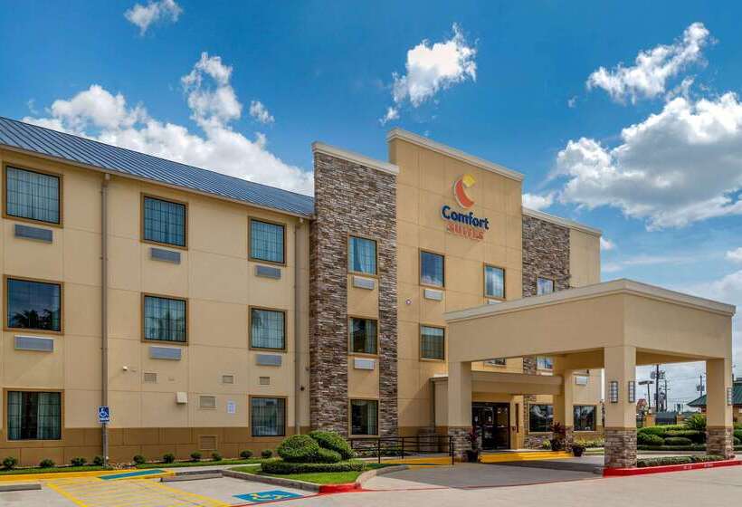 Отель Comfort Suites Baytown I   10