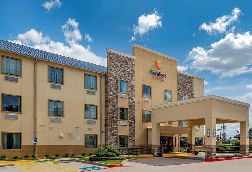 Отель Comfort Suites Baytown I   10