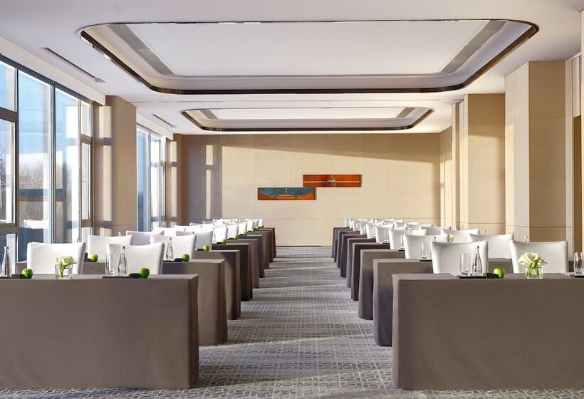 هتل Cordis  Beijing Capital Airport By Langham Hospitality Group