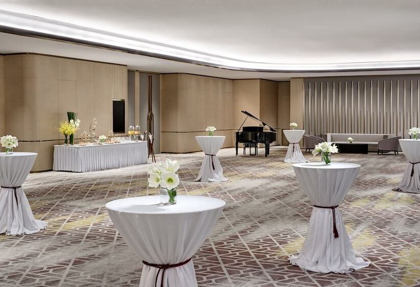 هتل Cordis  Beijing Capital Airport By Langham Hospitality Group