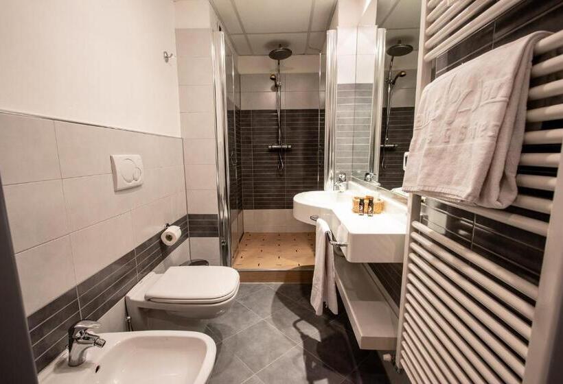 בית מלון כפרי Cristallo Club