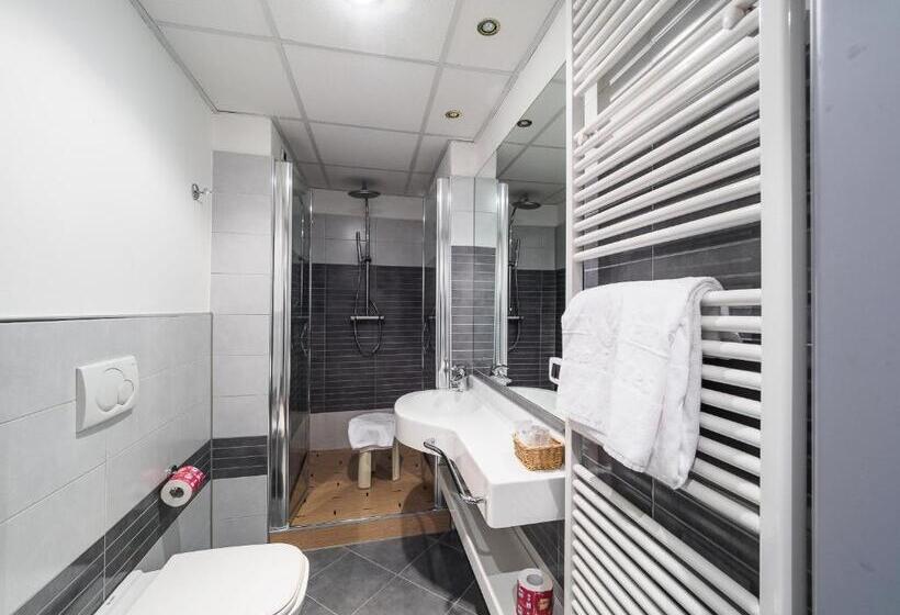 בית מלון כפרי Cristallo Club