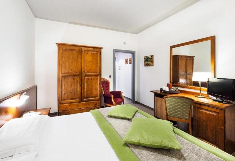 בית מלון כפרי Cristallo Club