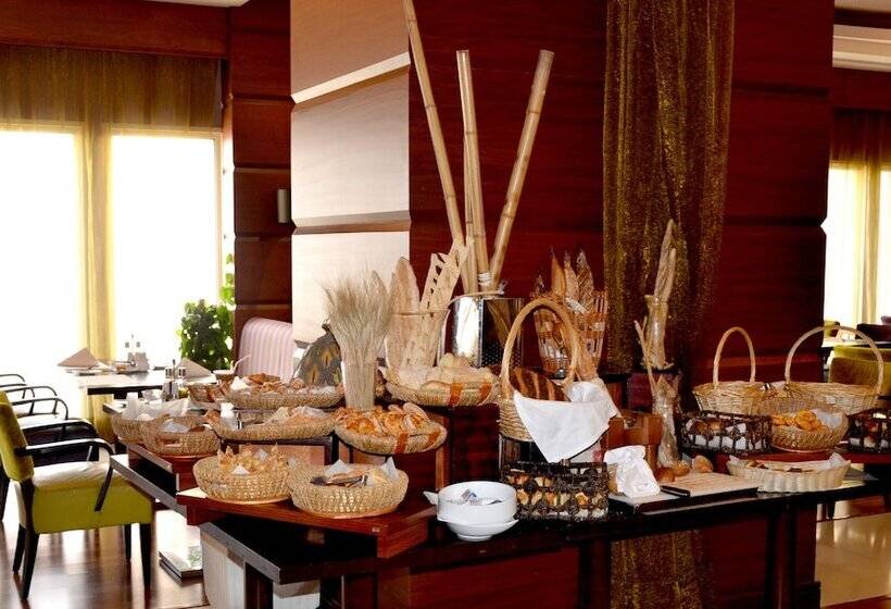 هتل Crowne Plaza Al Khobar, An Ihg