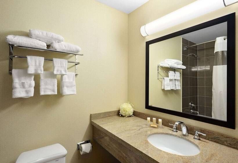 هتل Days Inn By Wyndham Brampton