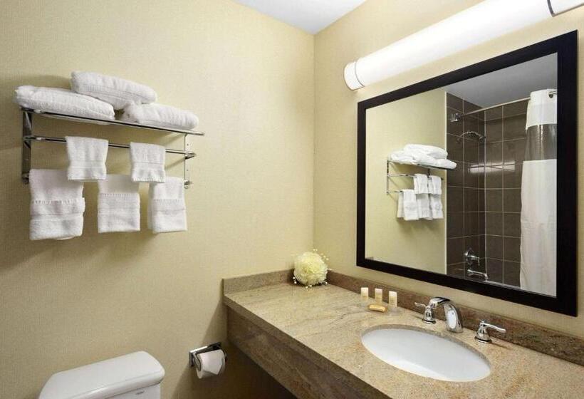 هتل Days Inn By Wyndham Brampton