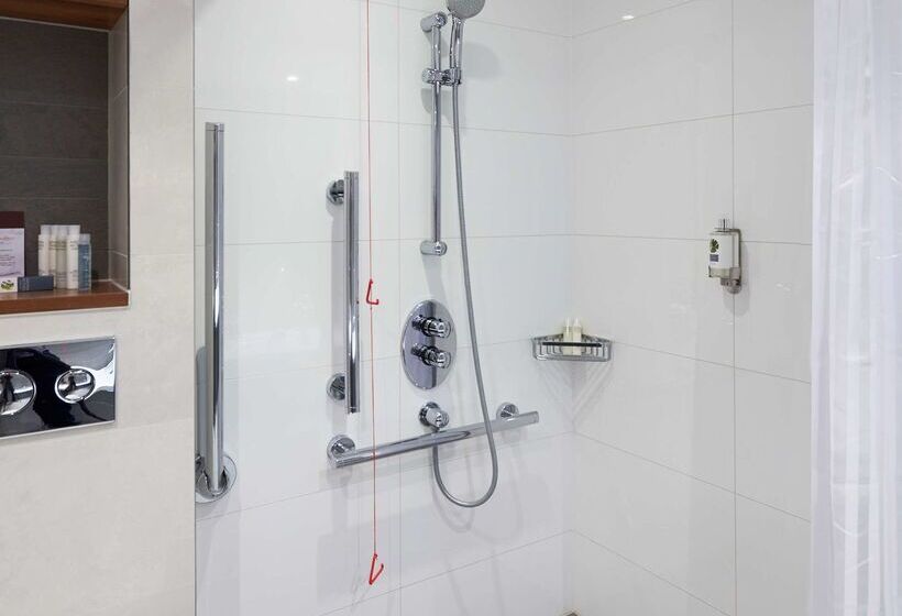 Doubletree By Hilton Hotel London  Tower Of London