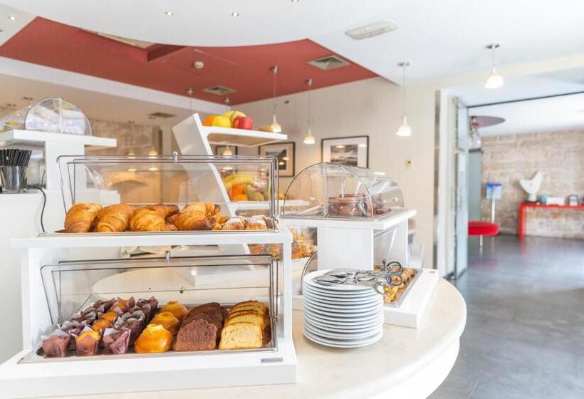 فندق El Homs Palace