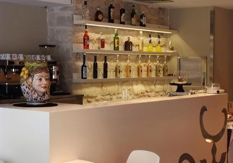 فندق El Homs Palace